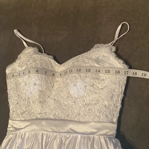 Women’s White Satin Full Length Prom Party Dress Corset Back Size 2 NWOT - Image 11