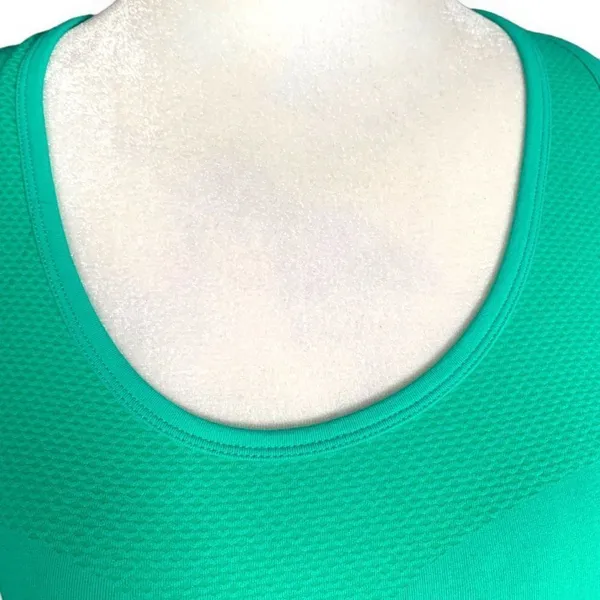 Fabletics Delta Tank Green Racerback Smooth Operator Yoga Pilates Top‎ Small - Image 4