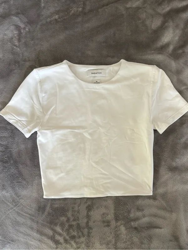 Aritzia Babaton Contour White Short Sleeve Cropped Crew Tee - Image 2