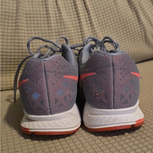Nike Kids Light Blue and Pink Sneakers - Image 4