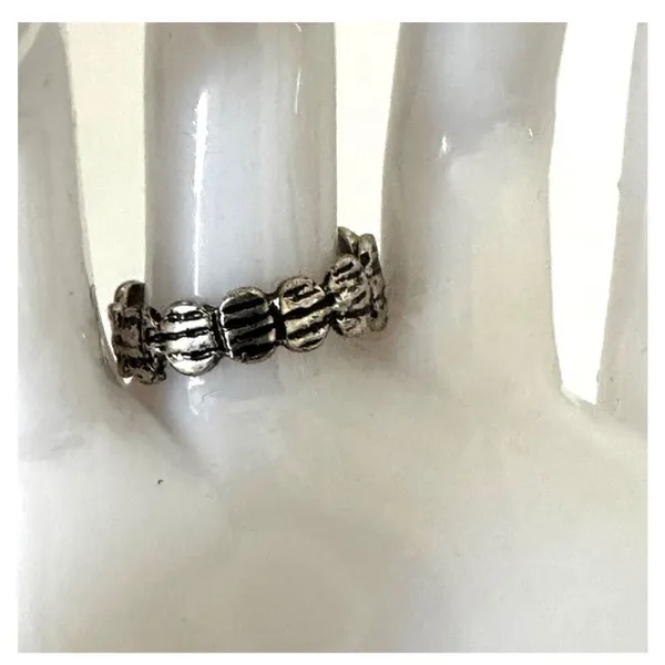 Silver tone clear stone ring - Image 4