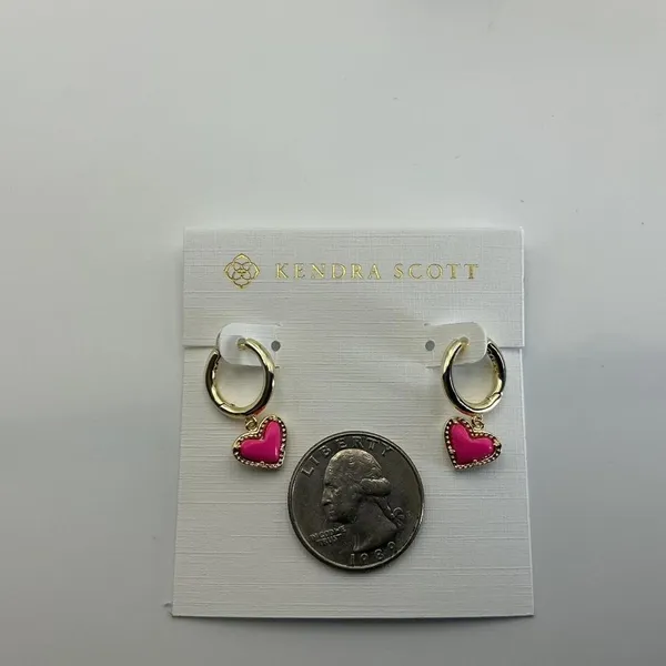 Brand new Kendra Scott Ari huggie earrings with pink heart charms - Image 2