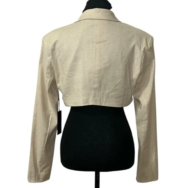 Forever 21 Beige Cropped Blazer(Size Small) - Image 2