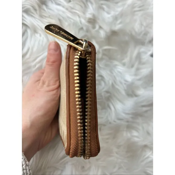 Michael Kors Black Vanilla White Item Mk Signature Jacquard Bifold Wallet - Image 7
