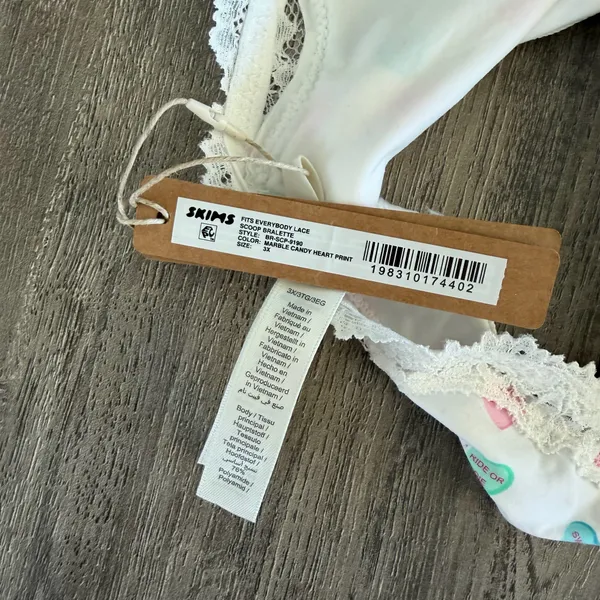 New Skims Heart Bralette - Image 3