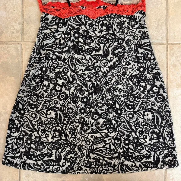 Victoria's Secret Black and White Slip with Orange Lace Trim Size Small - Image 7