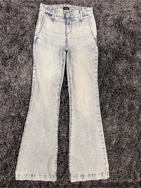 🌸EXPRESS 70’S FLARE MID RISE JEANS SIZE SMALL 🌸 - Image 4