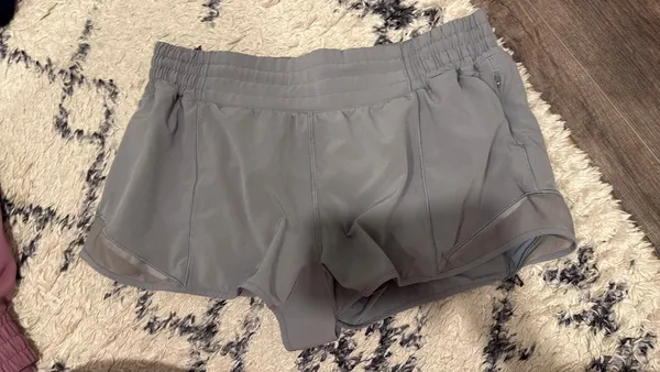 Hotty Hot Lululemon Shorts 2.5" High-Rise - Image 3