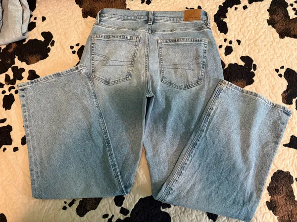 American Eagle Strigid High-Waisted Stovepipe Jean - Image 3
