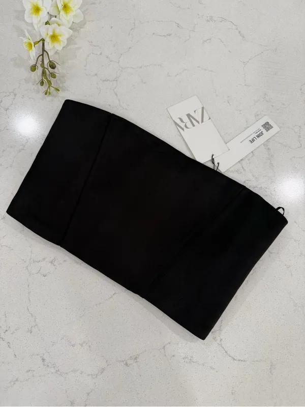 Zara Black Strapless Crop Top with Structured Fit - Image 3