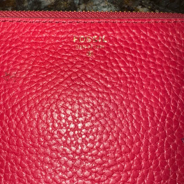 Fossil‎ Red Pebbled Leather Tara Zip Around Wristlet W/ Black Tassel Pull - Image 2