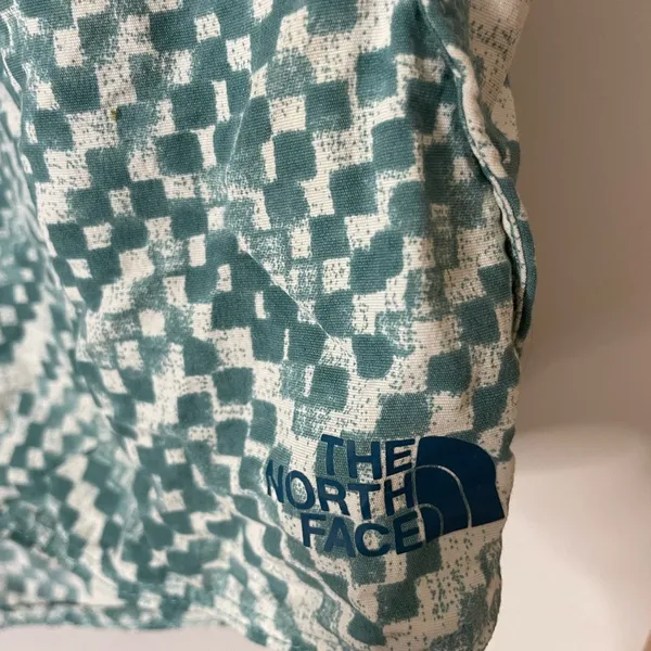The North Face Green White Athletic Shorts Geometric Logo Medium Excellent Cond - Image 2