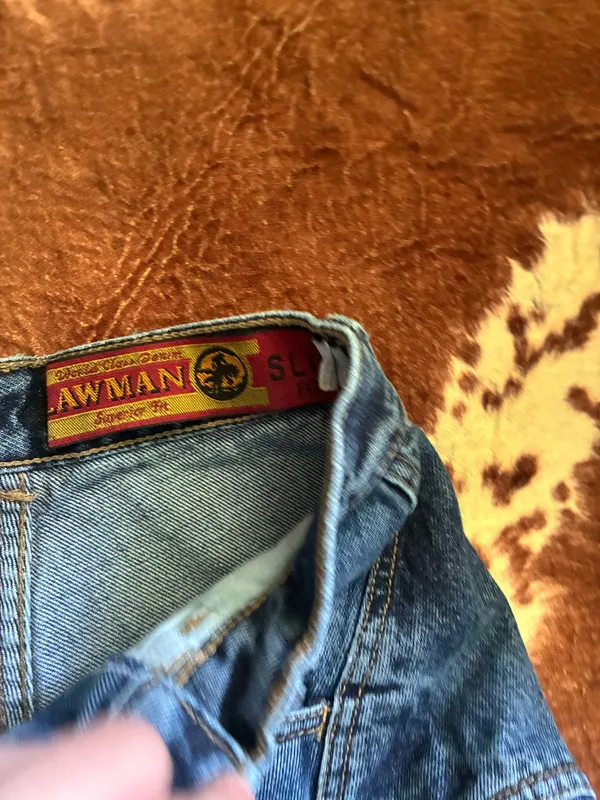 Vintage Lawman medium washed high rise jeans size 0 slim fit will measure upon request The only flaw on these jeans is the zipper is missing on the fly BUT that's such a easy fix. Price reflects. - Image 6