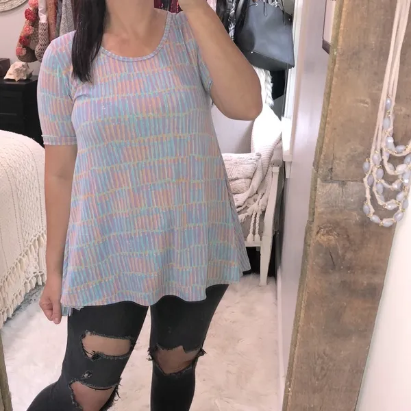 LULAROE size xsmall purple Irma top - Image 2