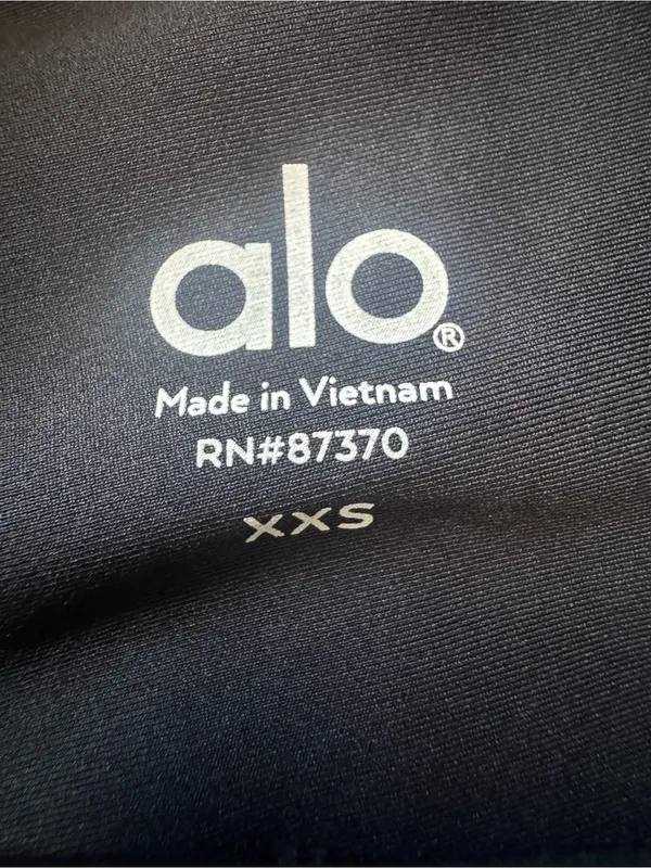 ALO Yoga High Waisted Catch The Light Short In Black XXS - Image 4