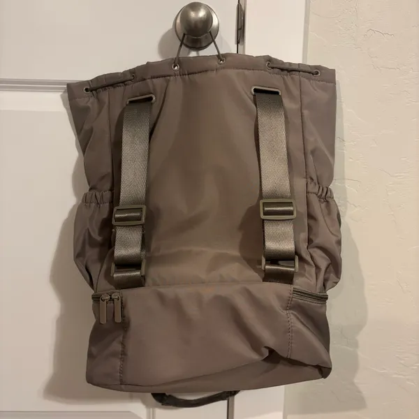 Beyond Yoga NWT  Backpack - Image 6