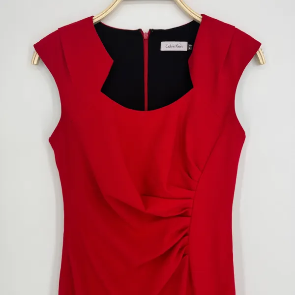 Calvin Klein Sheath Dress 4 Red Sleeveless Ruched Cocktail Party Wedding Guest - Image 3