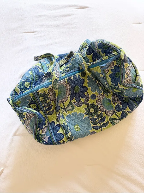 Vera Bradley XL Duffel Travel Bag Retired Daisy Doodle Print Blue Green Flowers - Image 2