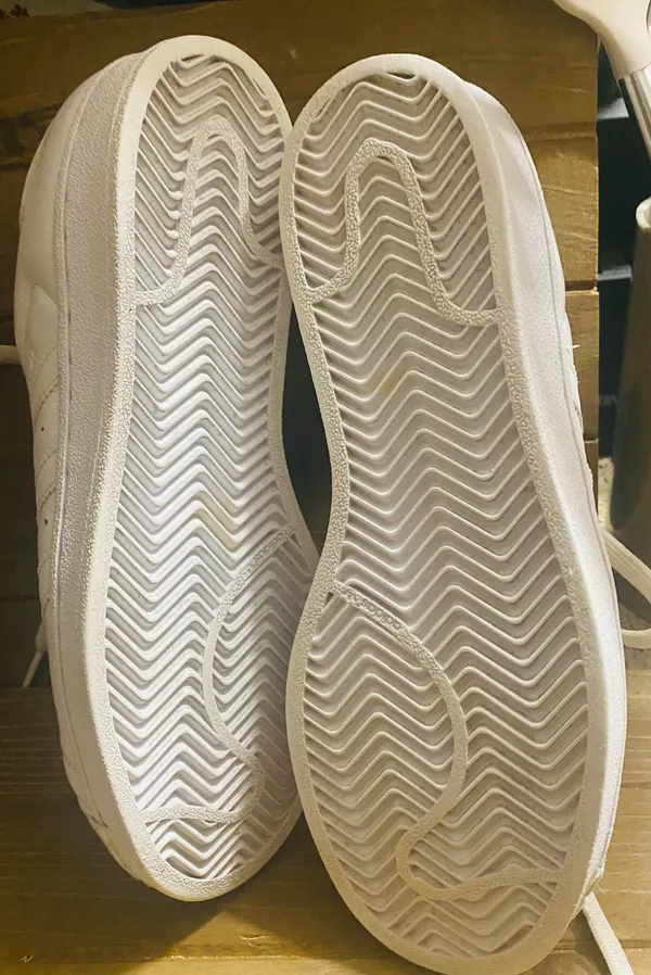 Adidas super star shell toe sneakers white size 7 *** please notice 1 shoe missing emblem inside*** - Image 4