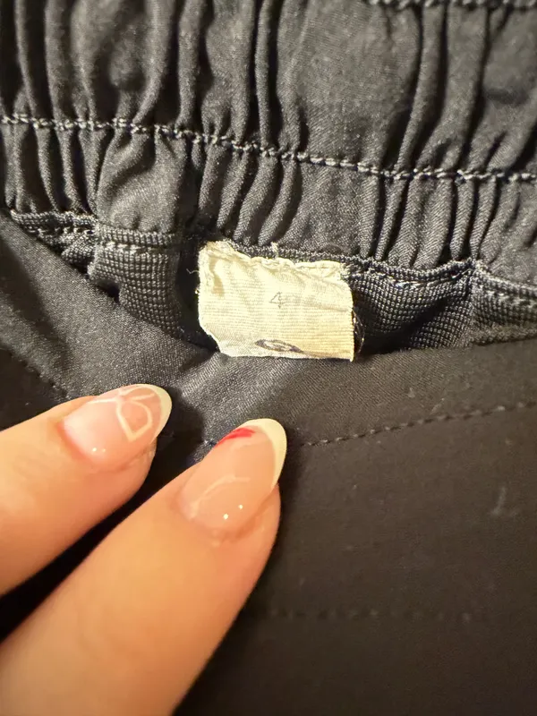 Lululemon Hotty Hot Shorts 2.5" Low-Rise Black 4 - Image 4