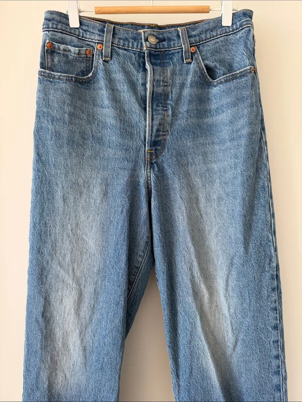 Levi's Levi Strauss Ribcage Straight Ankle Jeans Medium Wash - Image 3