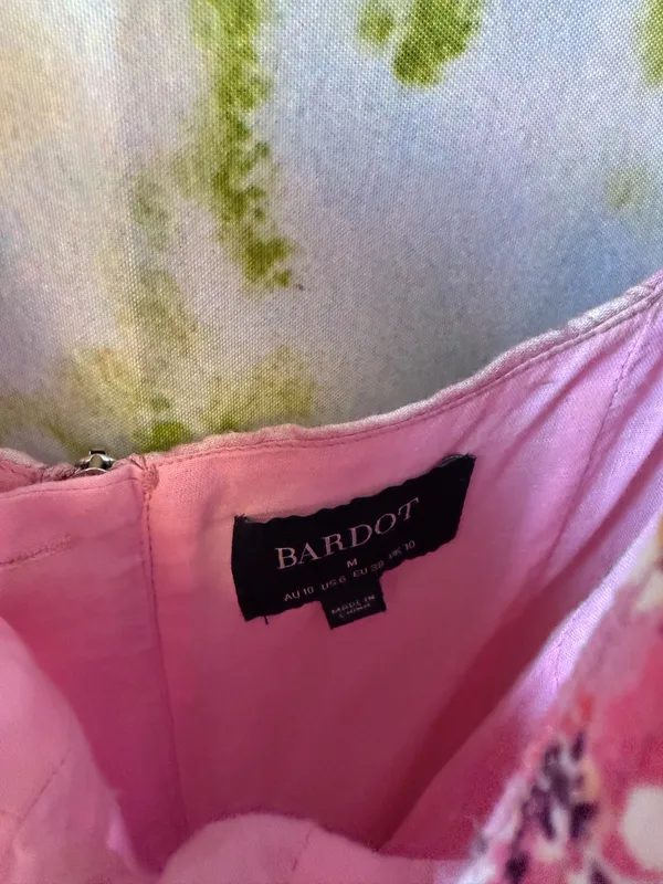 Bardot Mini Dress Pink Floral puff sleeve size medium - Image 3