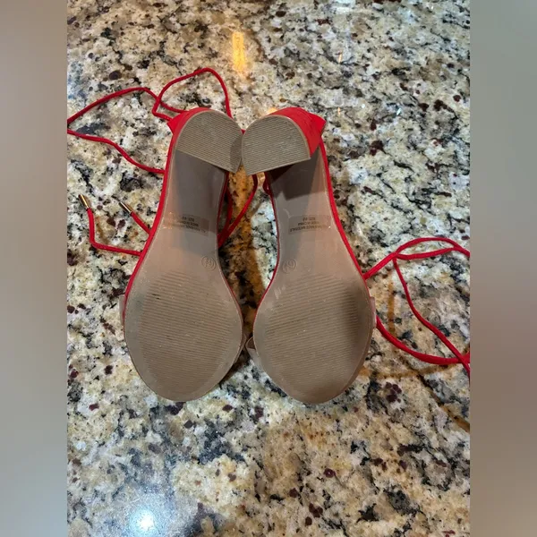 Women’s Elegant Wild Divia Lounge Red Women's Heels Size 6 1/2. - Image 6