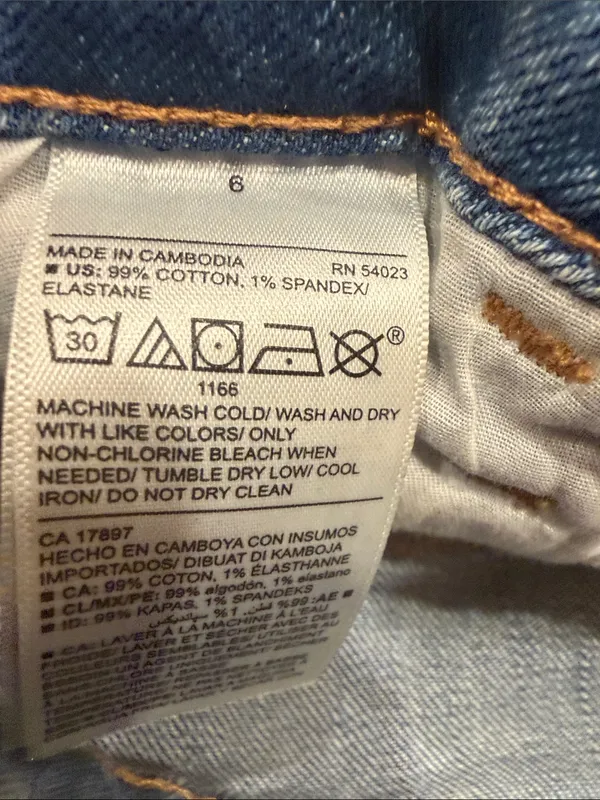 Old navy button fly high -rise Jean shorts size 6 . - Image 7
