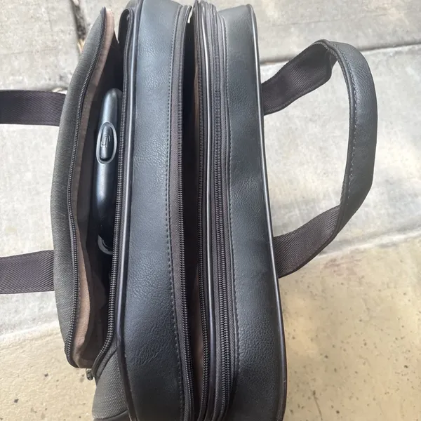 Solo New York Macdougal Rolling Case/ Laptop Rolling Travel Bag - Image 11