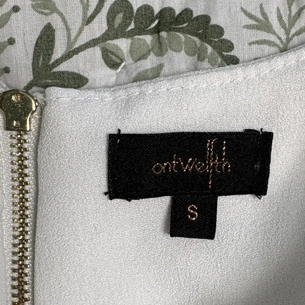 Ontwelfth Elegant White Ruffle Sleeve Top Size Small‎ - Image 4