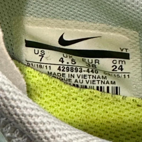 Nike Women's Mint Green Athletic Shoes - Image 5