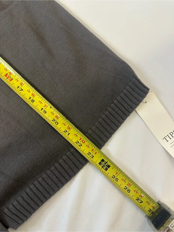V - Image 6
