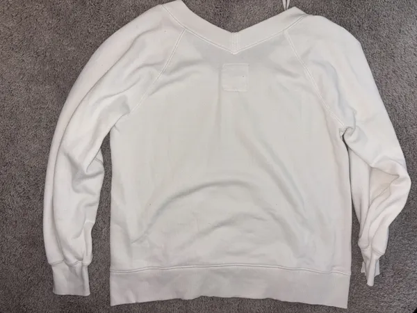 V-neck sweatshirt - Image 3