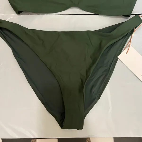 New Quince Italian Low Rise Bikini Bottom & V-Neck Top Palm Green Medium - Image 2