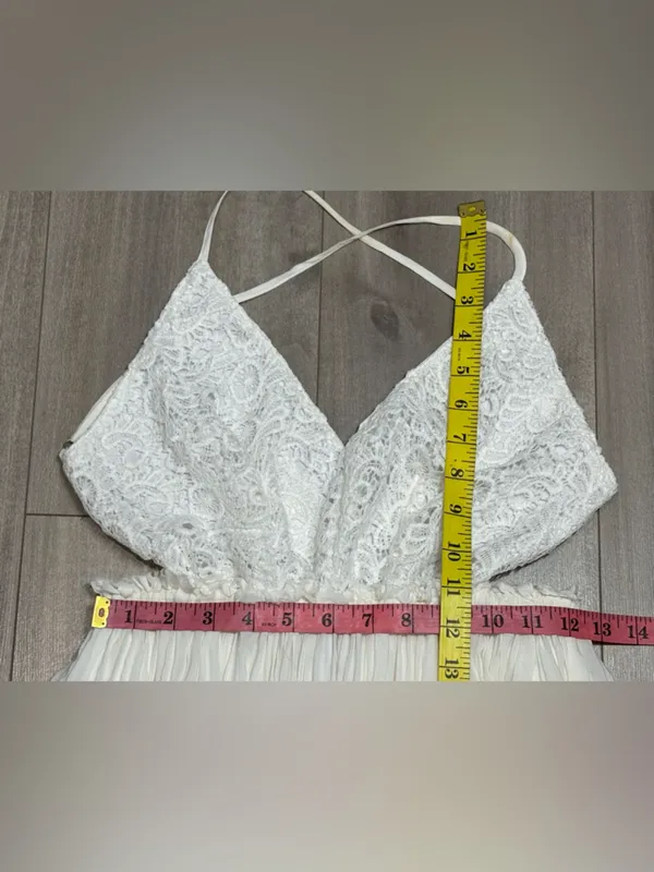 Forever 21 White Pleated Maxi Dress with Lace Trim - Image 3