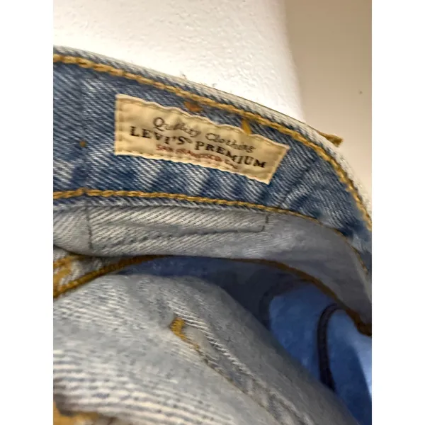 Levi's 501 cut off jean shorts light wash‎ distressed size 27 - Image 5