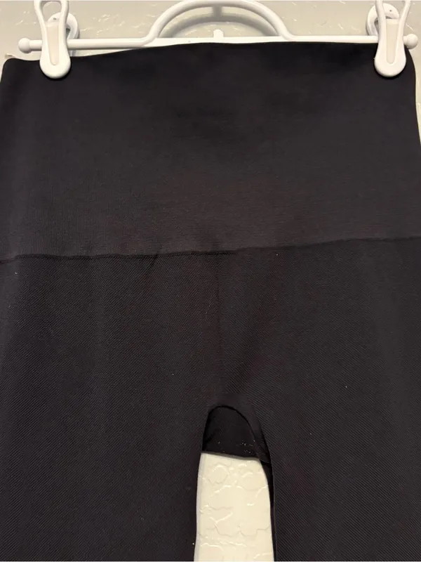 Spanx look at me now seamless leggings in black size large - Image 10