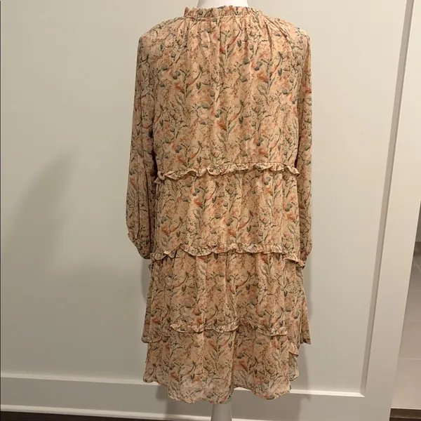 New With Tags Entro Ruffle Tiered Floral Print Dress Sz M - Image 4