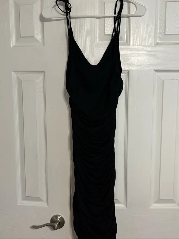 Aritzia Wilfred Black Cinched Midi Dress - Image 5