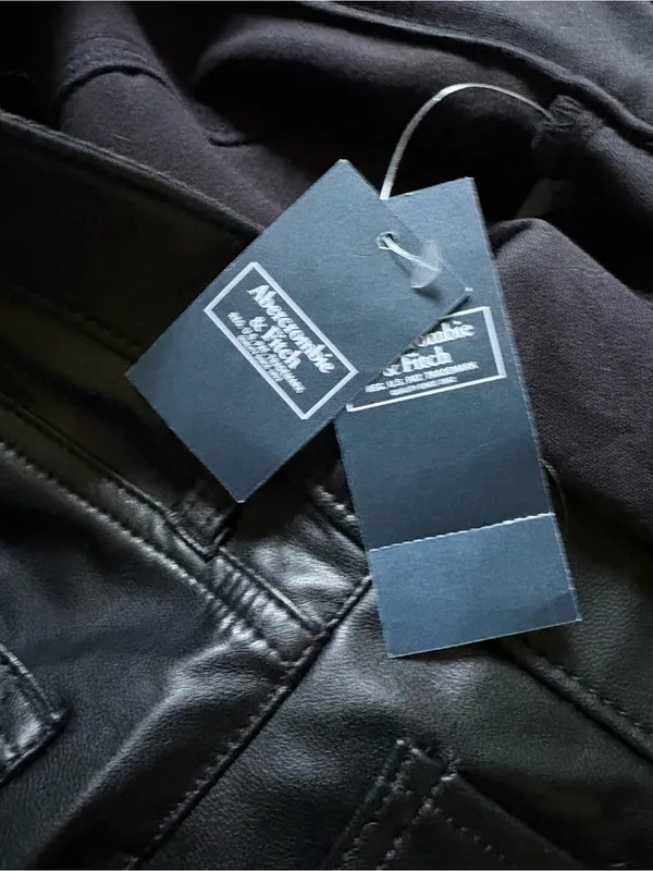 Abercrombie&Fitch The ‘90s Straight Ultra High Rise Faux Leather Pants NWT 30/10 - Image 9