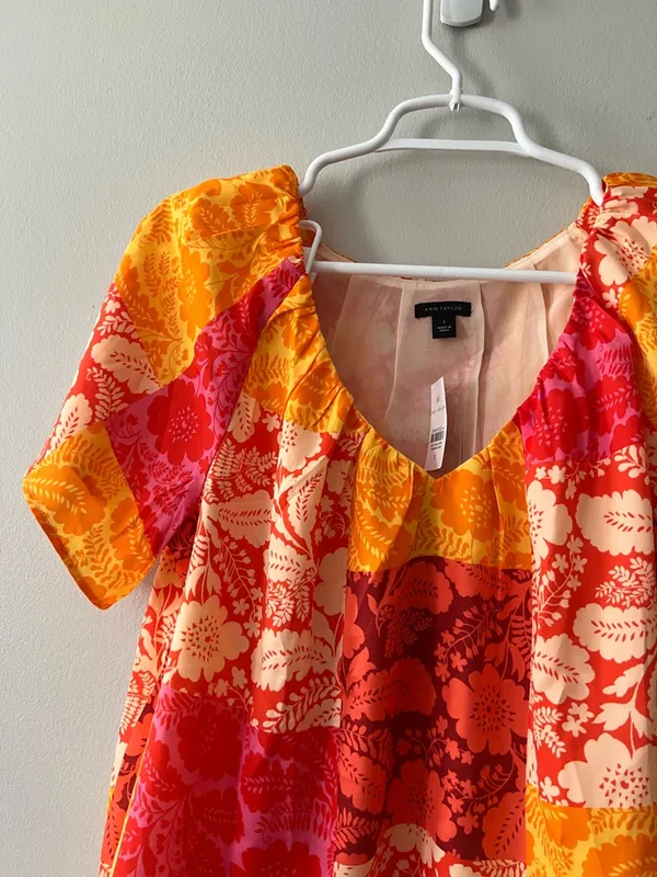 Ann Taylor Women’s Floral Orange Short Sleeve Blouse Size Small - Image 3