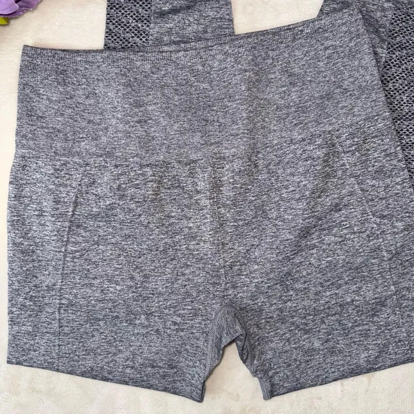 NEW Fabletics Sync Seamless High-Waisted 7/8 Legging - Image 10