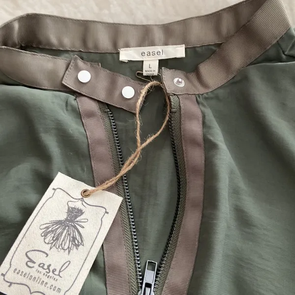 Easel shirt / jacket olive green color very beautiful size L - Image 8