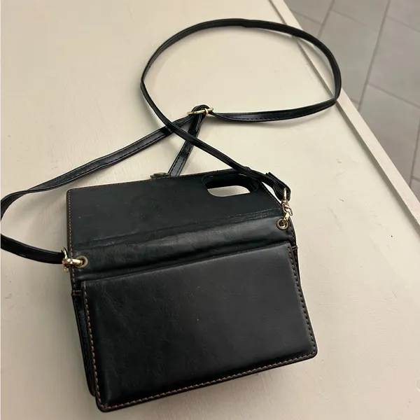Phone Compact Black Crossbody Wallet Bag with Removable Strap excellent shape - Image 6