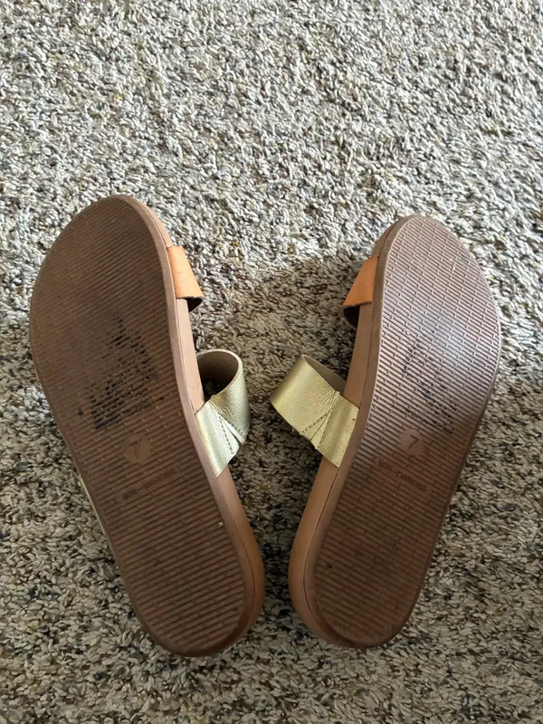 Shade and Shore sandals - Image 3