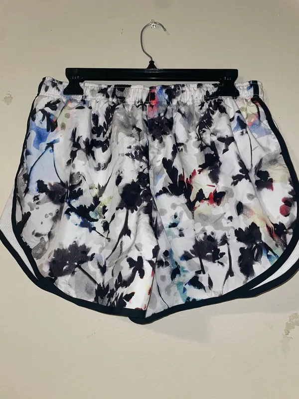 Nike Floral Dri- FIT Tempo Athletic Shorts - White/Black Size L - Image 2