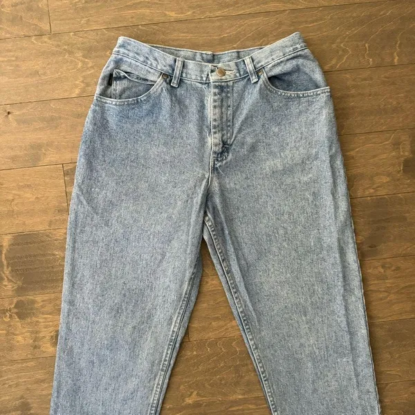 Vintage 90’s Hi-Waist Light Wash Mom Jeans - Image 2