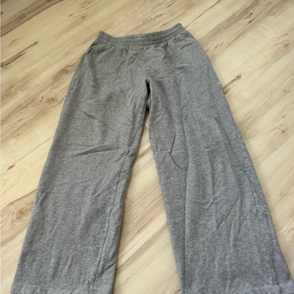 Old Navy High Waisted SoComfy Wide Leg Sweatpants - Image 3