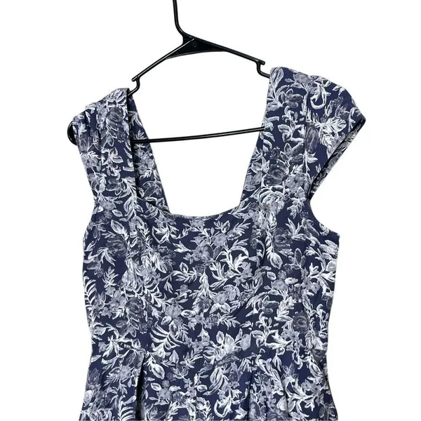 Kimchi Blue Romper Womens Blue Floral Urban Outfitters Size 8‎ - Image 2