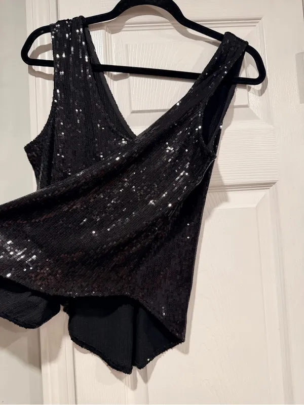 NWOT Venus Size M Black Sequin Tank Top V-Neck Sleeveless Party Cocktail Holiday - Image 8